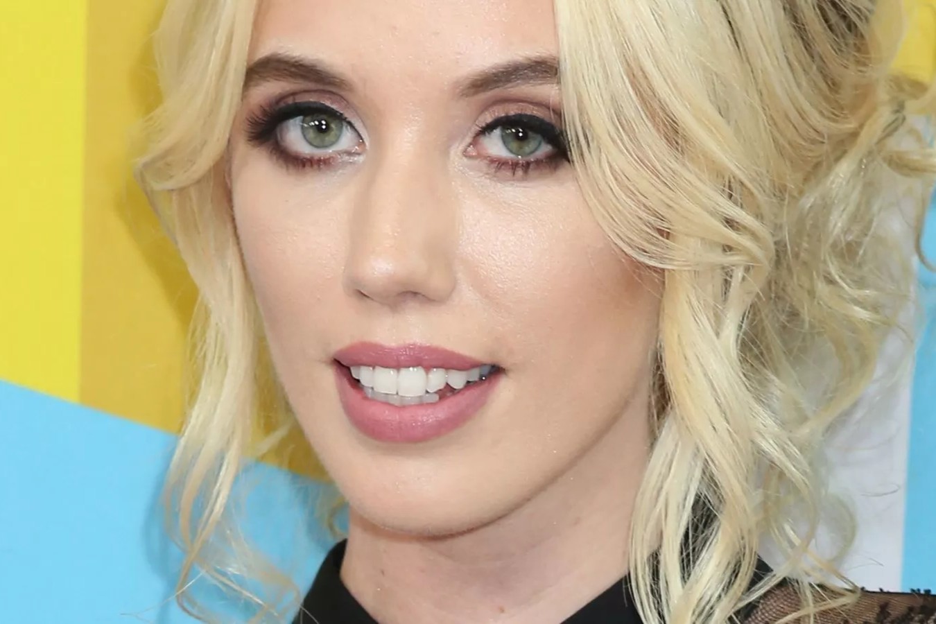 20-facts-about-laura-clery