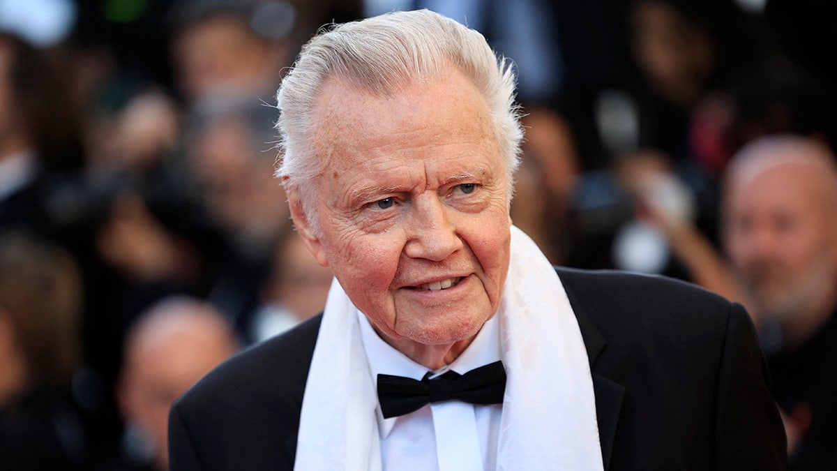 8-facts-about-jon-voight