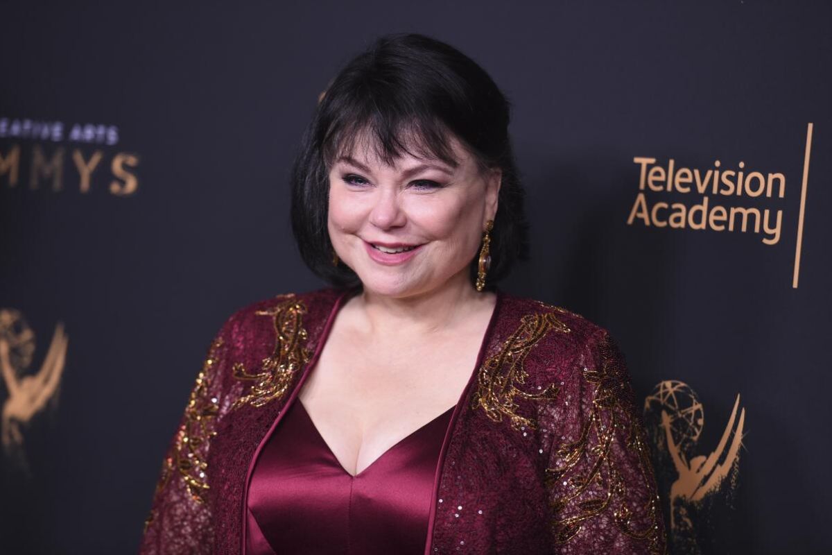 30-facts-about-delta-burke