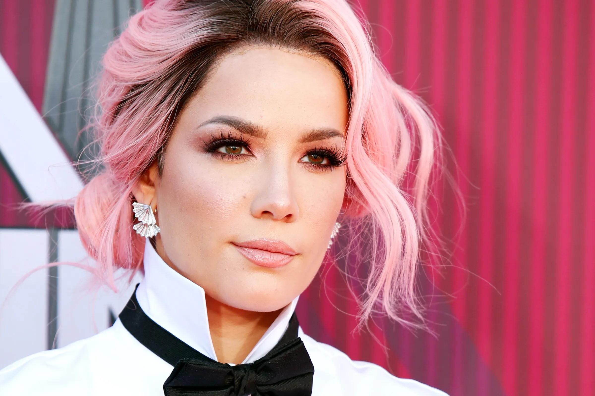 35-facts-about-halsey