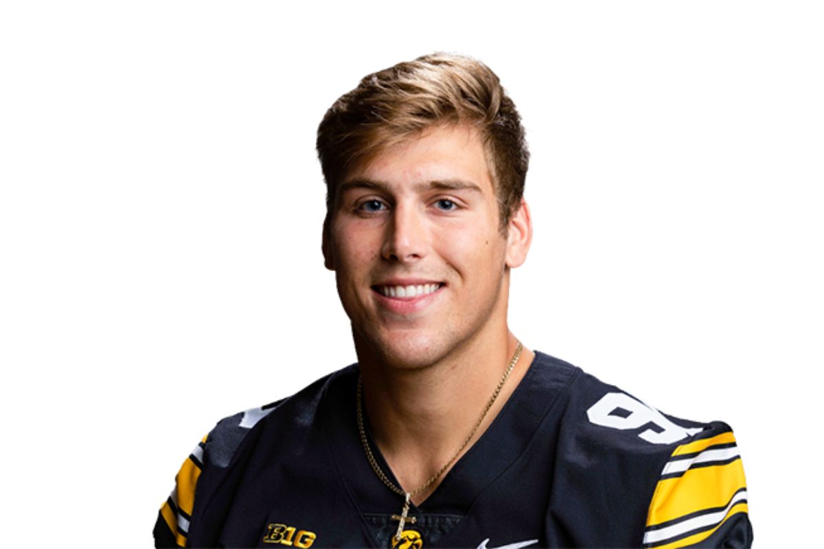 20-facts-about-lukas-van-ness