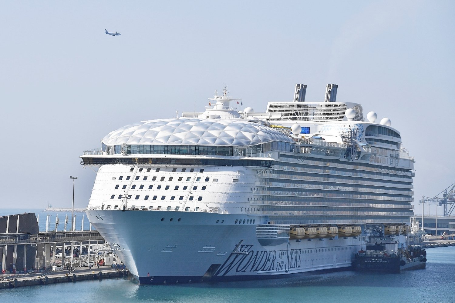 25-facts-about-the-royal-caribbean-wonder-of-the-seas-fight