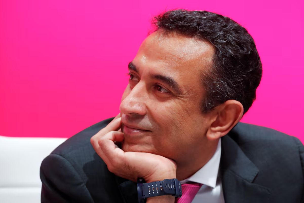 25-facts-about-srini-gopalan-at-t-mobile