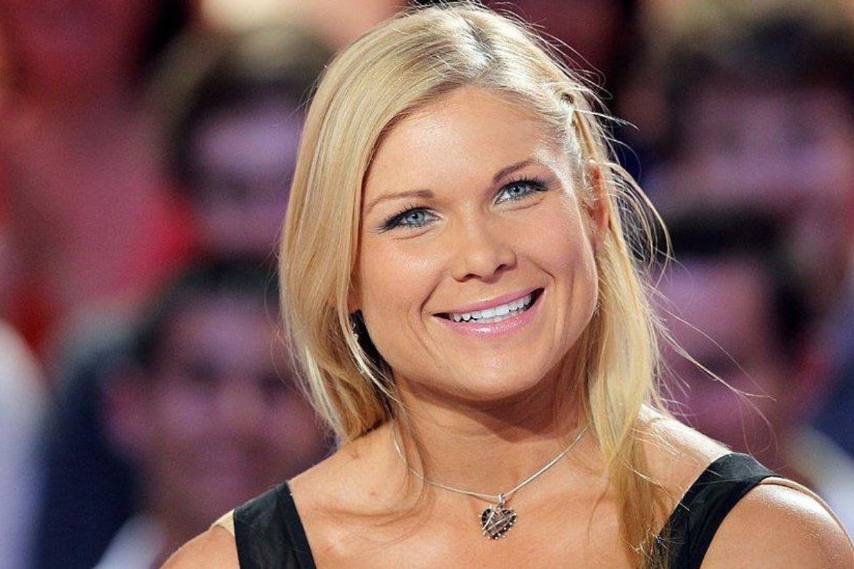 30-facts-about-beth-phoenix