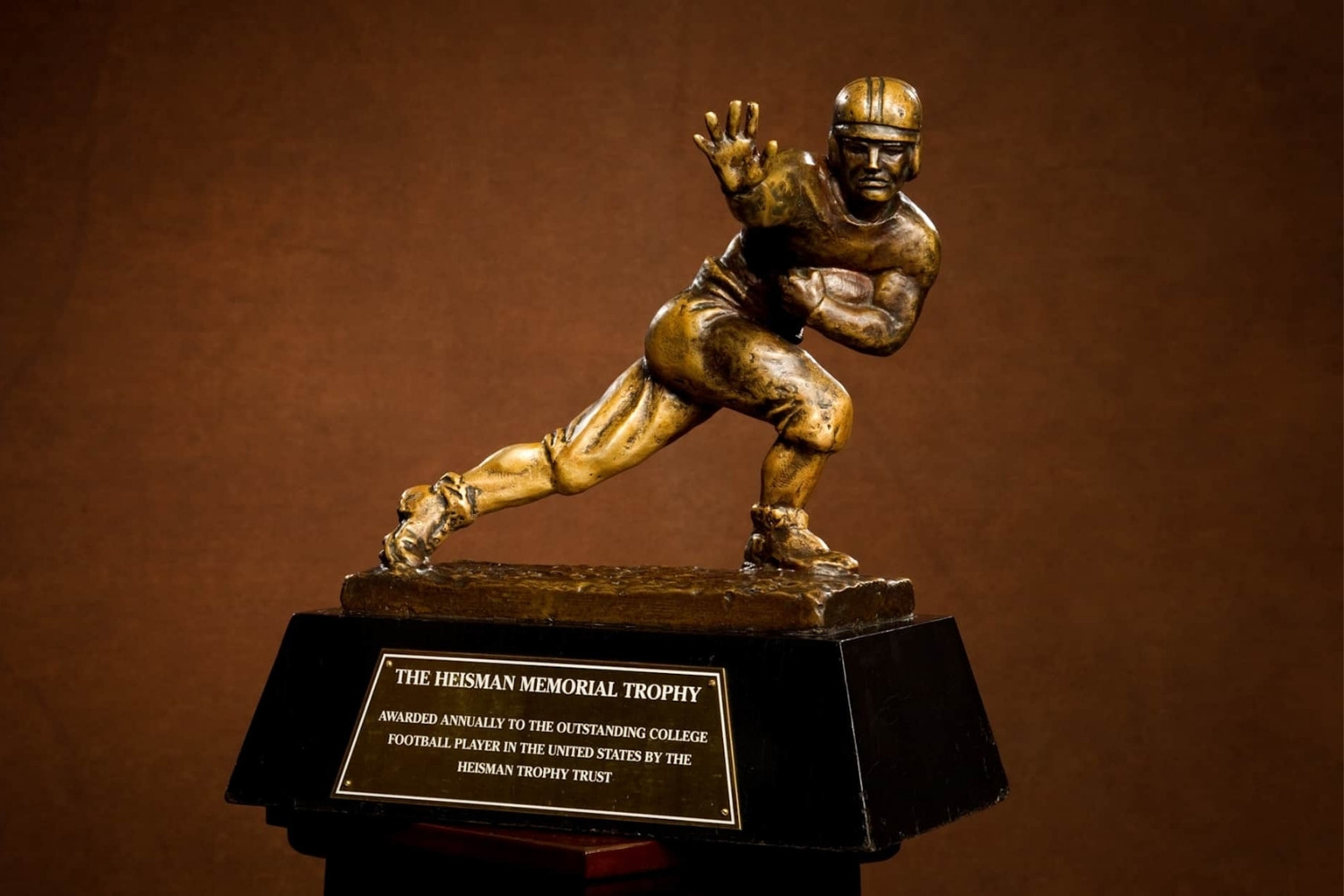 30-facts-about-the-heisman-trophy
