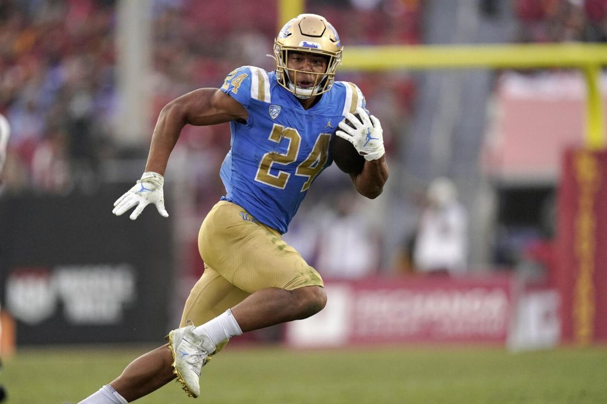 33-facts-about-zach-charbonnet