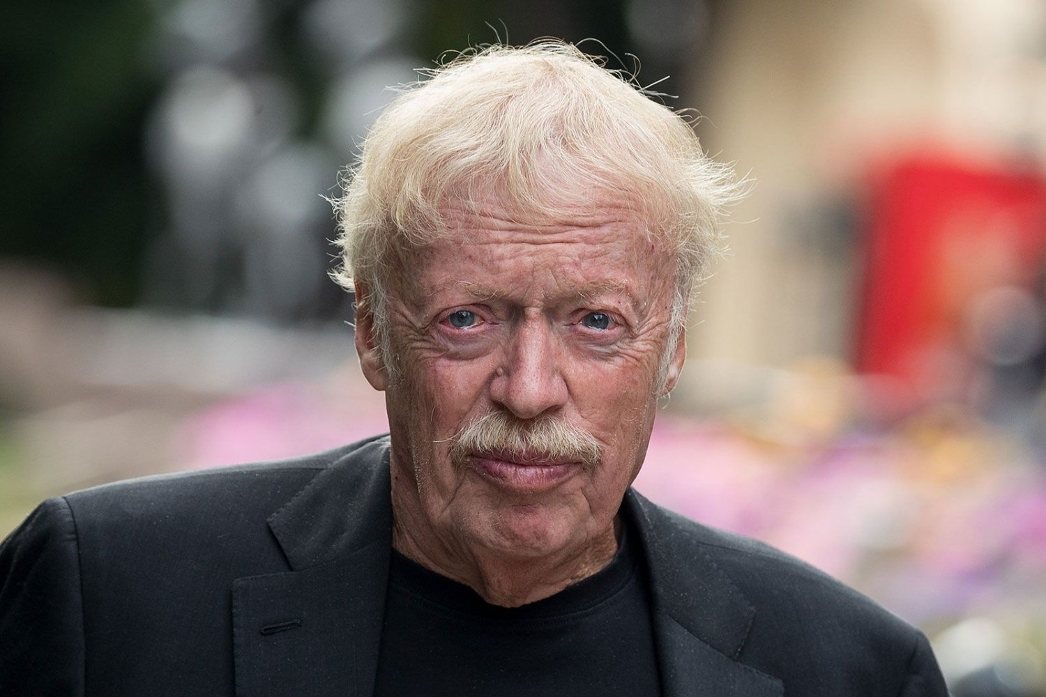 40-facts-about-phil-knight