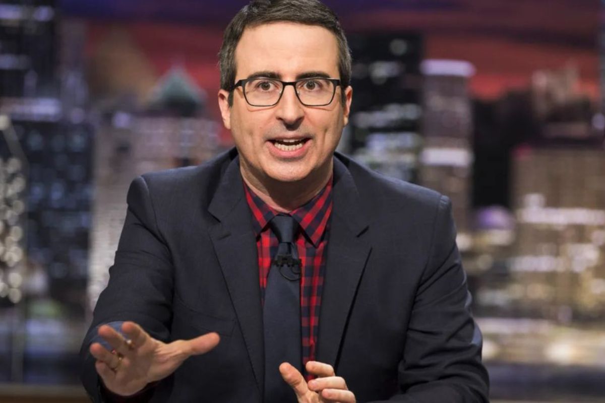 25 Facts About John Oliver On Junk 