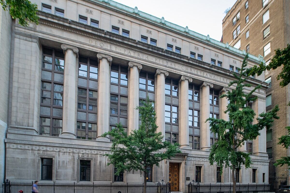 25 Facts About Regis High School 