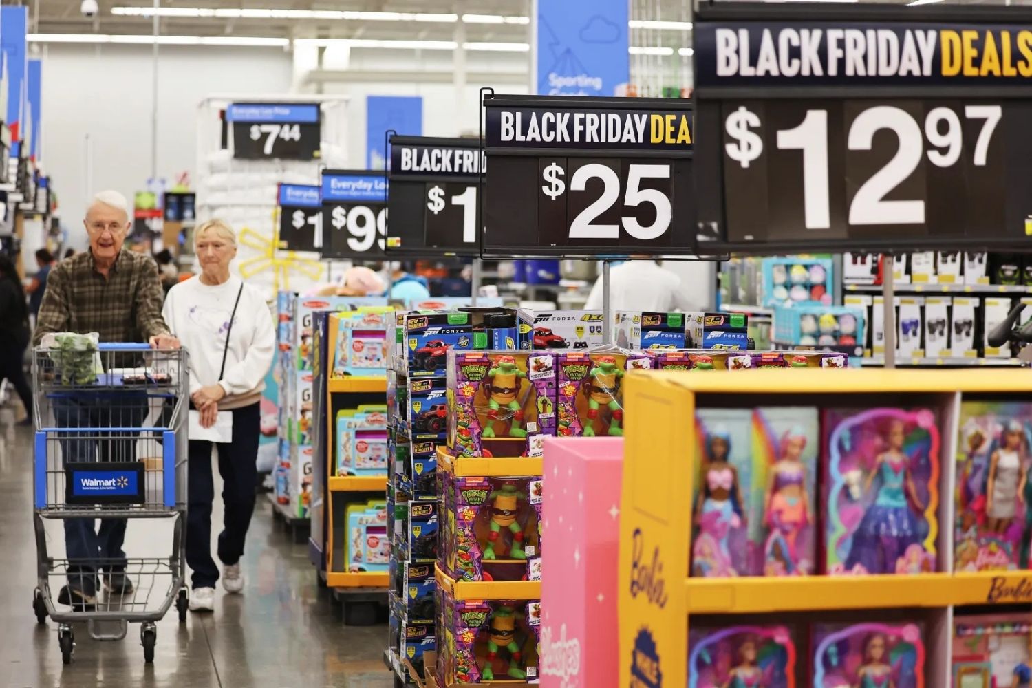 25 Facts About Walmart Black Friday 