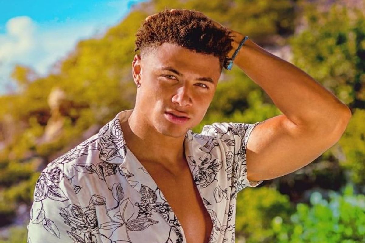 25 Facts About Chase DeMoor 