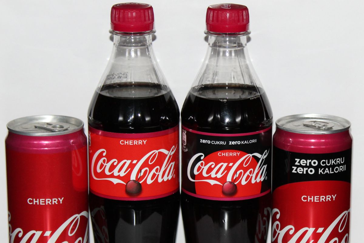 25 Facts About Cherry Coke 