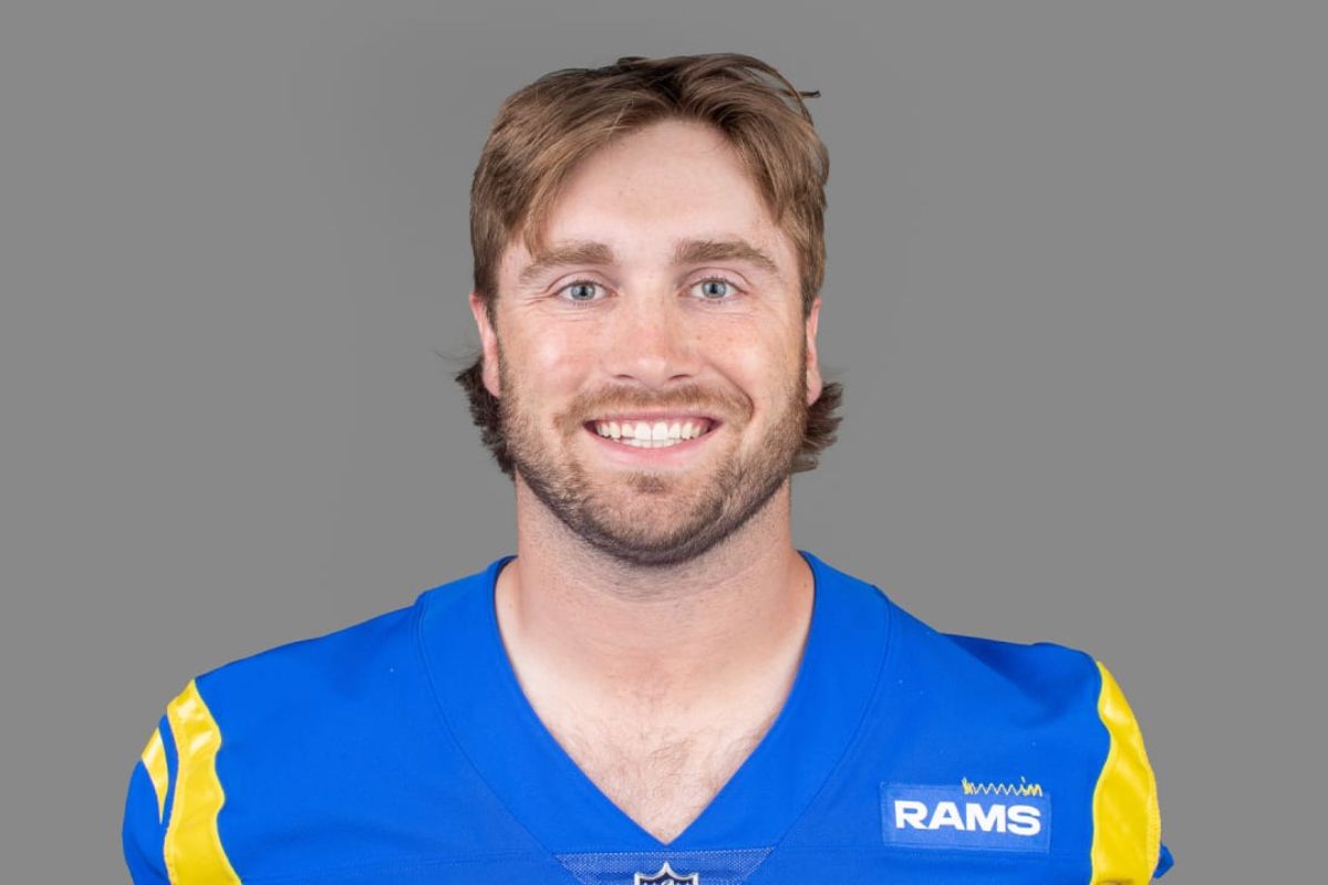 25 Facts About Devlin Hodges 