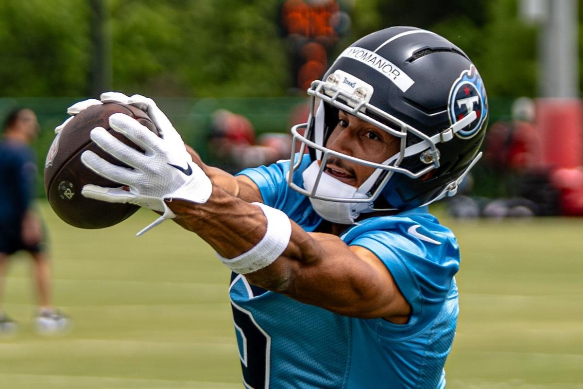 25 Facts About Elic Ayomanor 