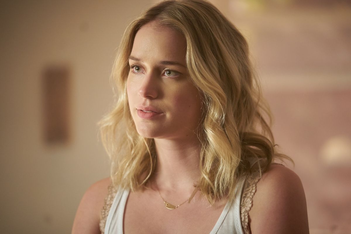25 Facts About Elizabeth Lail 