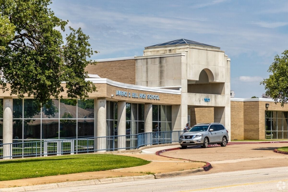 25 Facts About LD Bell High School 