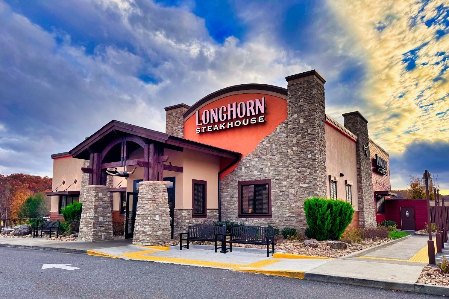 25 Facts About LongHorn Steakhouse 