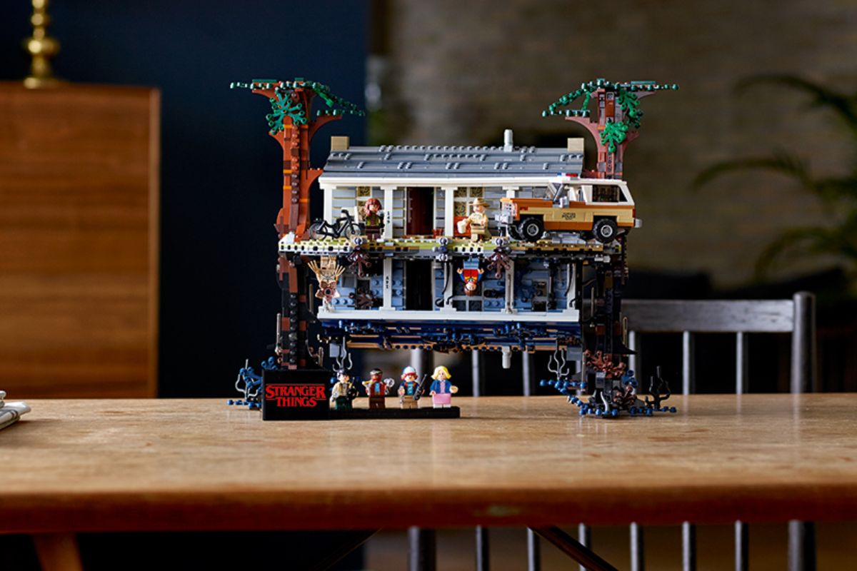25 Facts About Stranger Things Lego 