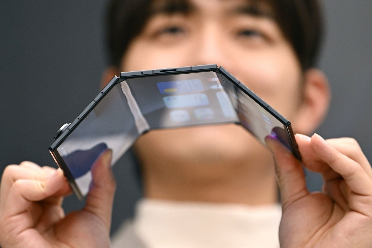25 Facts About The Samsung TriFold Phone 
