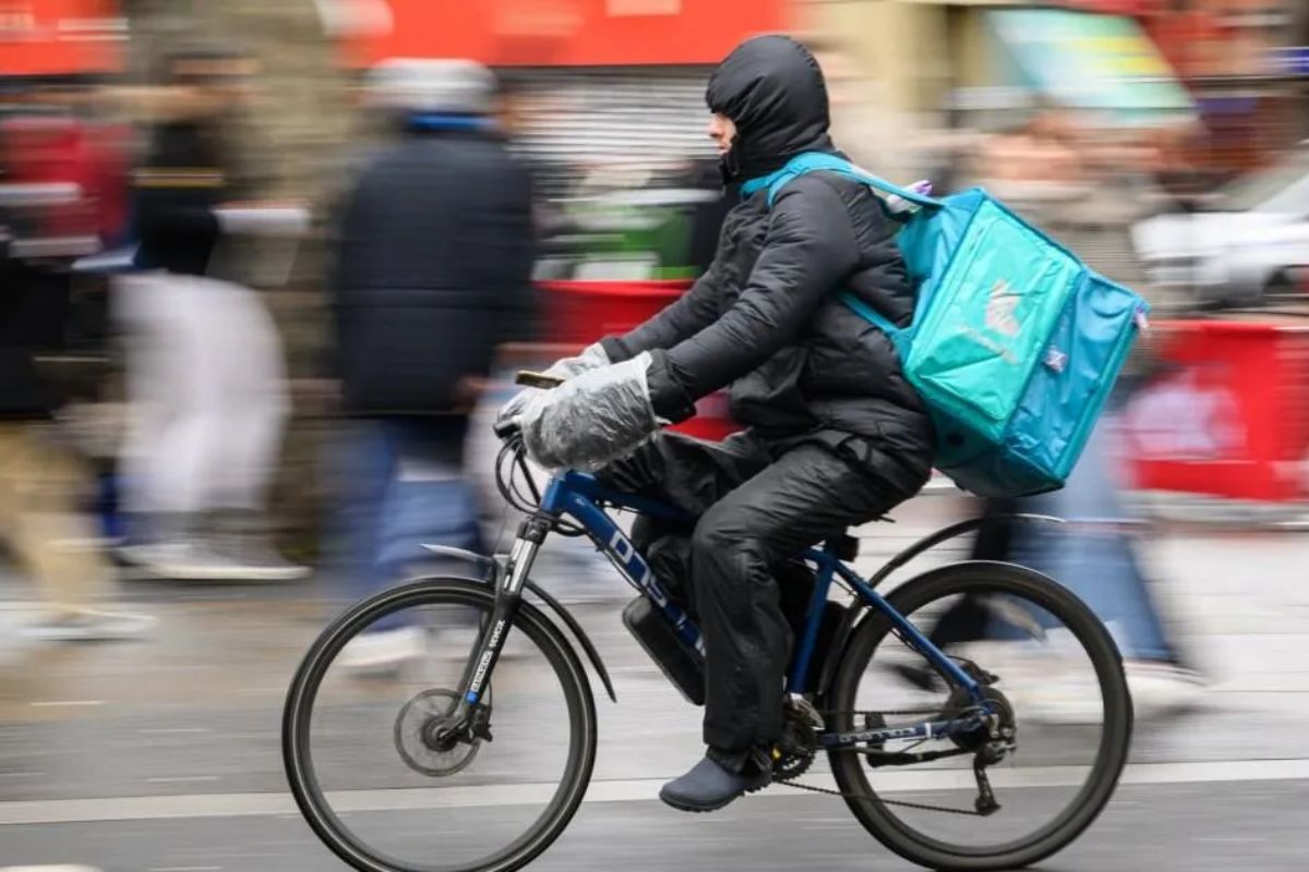 25 Facts About UK Delivery Driver Deportations 