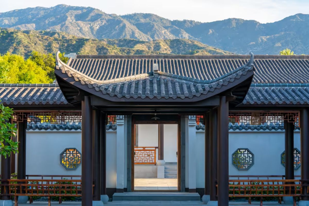 25 Facts About China House 