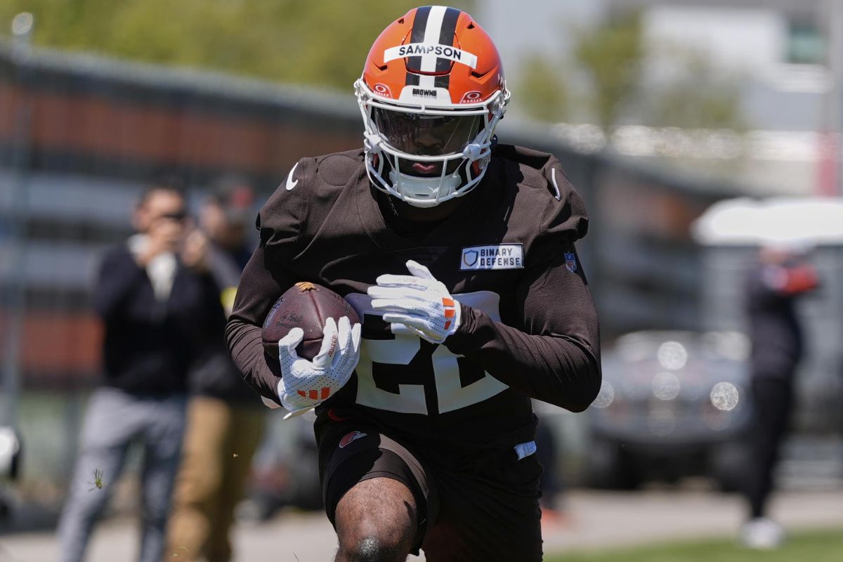 25 Facts About Dylan Sampson 