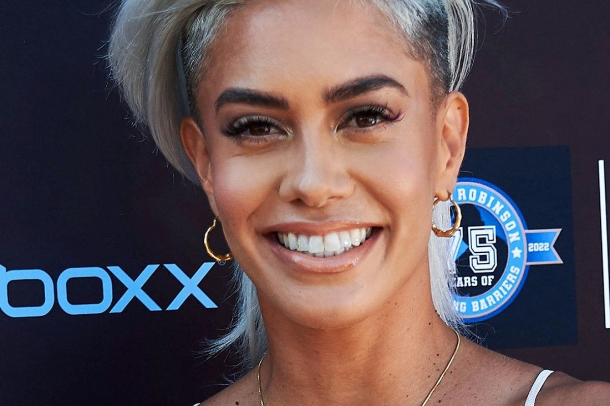 25 Facts About Sibley Scoles 